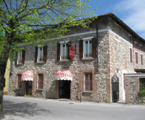 Гостиница Trattoria Milani  Лонато-Дель-Гарда